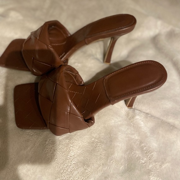 Heels - Picture 2 of 6